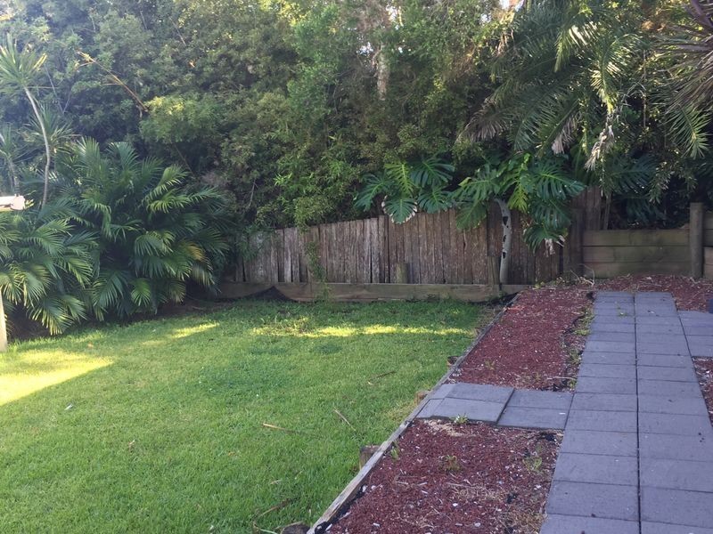 2/98 Lowanna Avenue, Forresters Beach NSW 2260