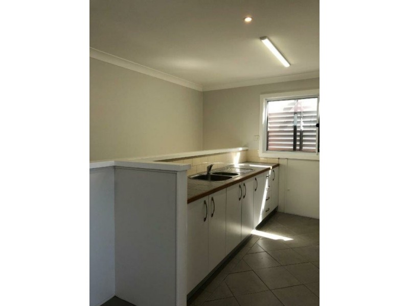 8/3 Tumbi Creek Road, Berkeley Vale NSW 2261