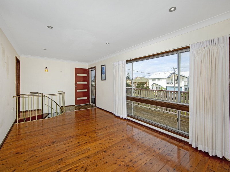 6 Manly Parade, The Entrance North NSW 2261