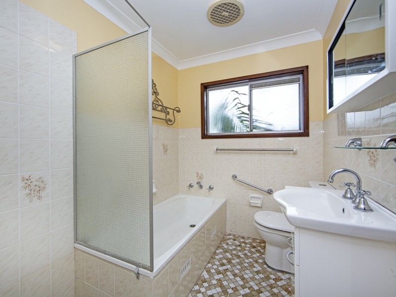 6 Manly Parade, The Entrance North NSW 2261