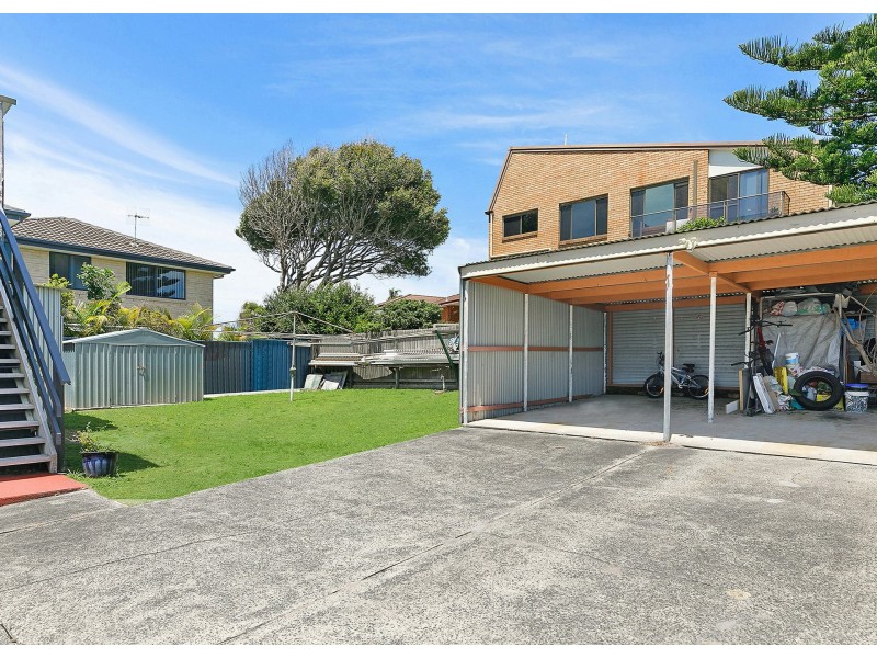 25 Benelong Street, The Entrance NSW 2261