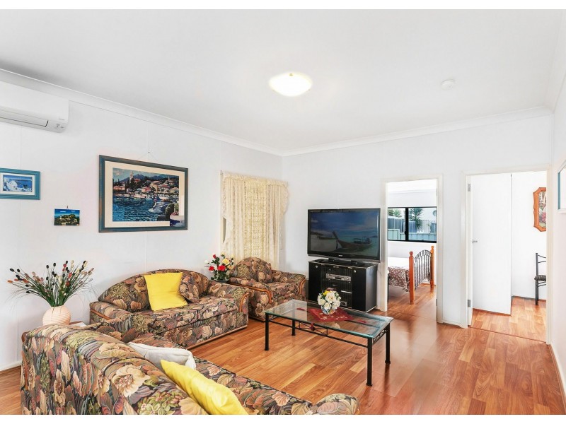 25 Benelong Street, The Entrance NSW 2261