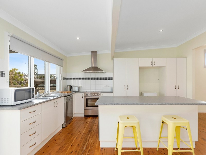 23 Brooke Avenue, Killarney Vale NSW 2261