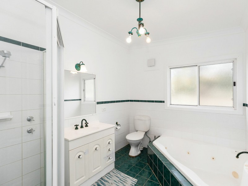 23 Brooke Avenue, Killarney Vale NSW 2261