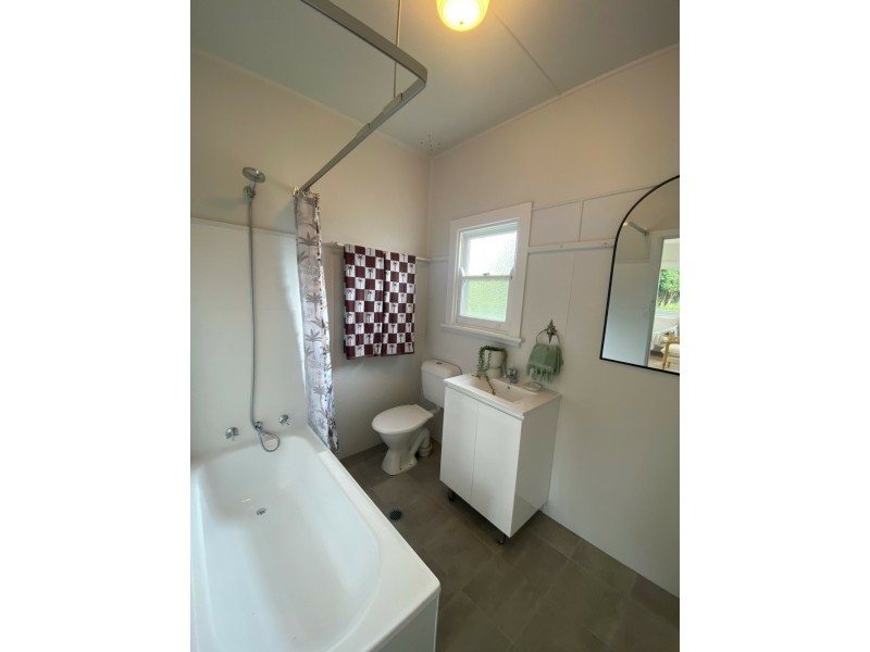 1/2 Elsiemer Street, Long Jetty NSW 2261