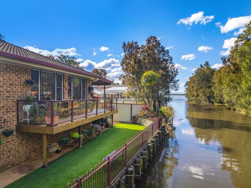 8B McLean Street, Killarney Vale NSW 2261