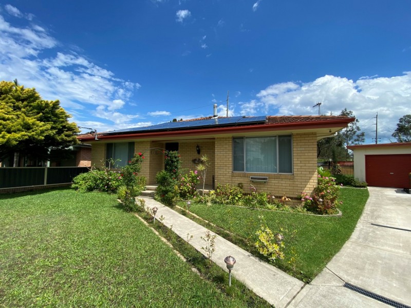 62 Kathleen White Crescent, Killarney Vale NSW 2261