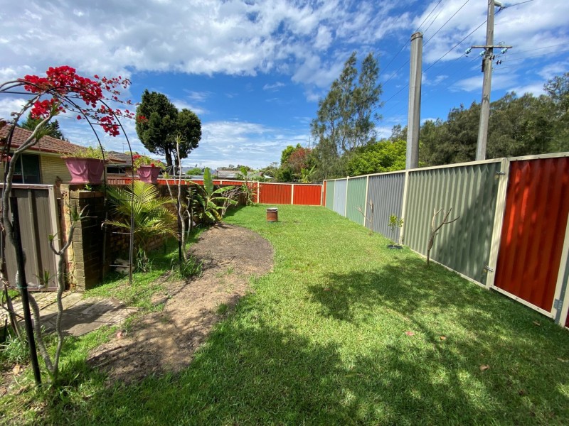 62 Kathleen White Crescent, Killarney Vale NSW 2261
