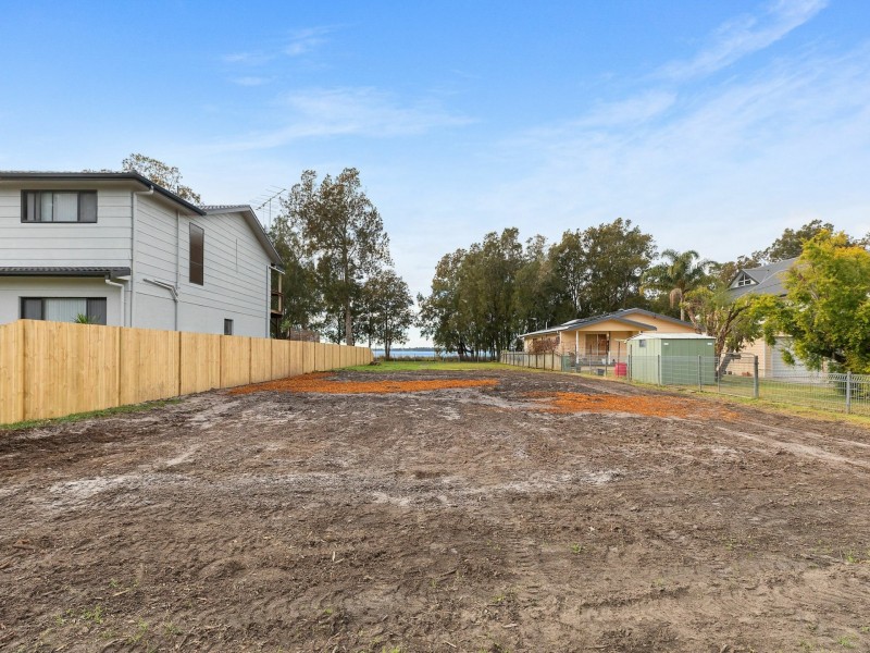 239 Lakedge Avenue, Berkeley Vale NSW 2261