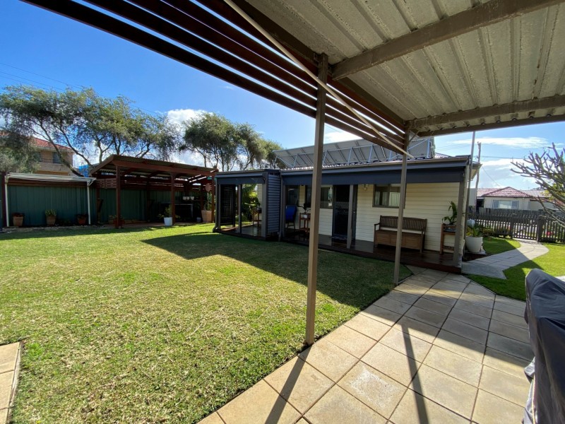 9 Fairview Avenue, The Entrance NSW 2261