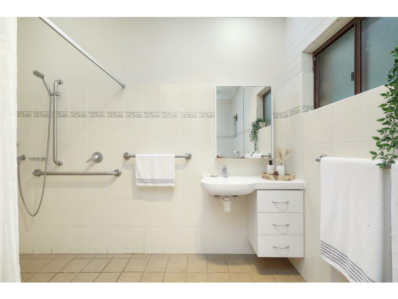 590 The Entrance Road, Wamberal NSW 2260