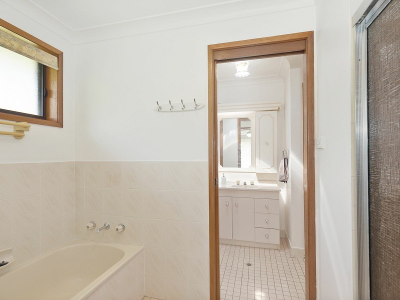 7 Summerland Road, Summerland Point NSW 2259