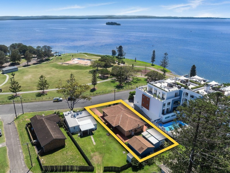 2 Tuggerah Parade, The Entrance NSW 2261