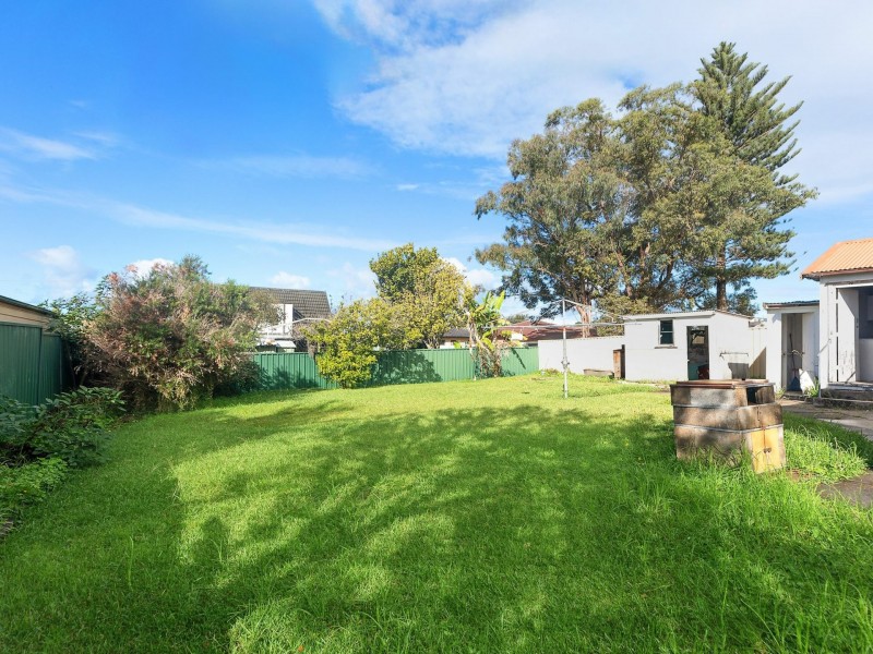 12 South Street, Killarney Vale NSW 2261