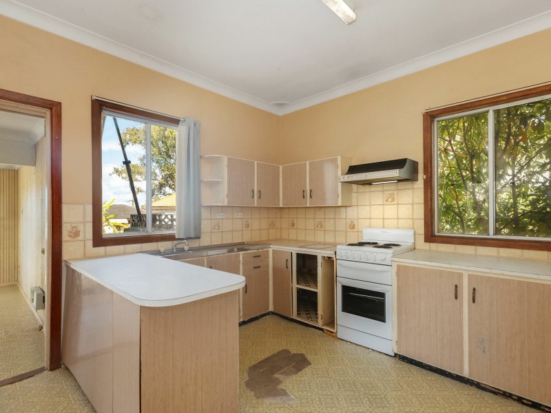12 South Street, Killarney Vale NSW 2261