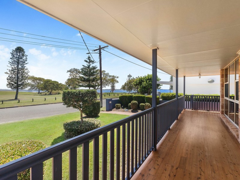 2 Tuggerah Parade, The Entrance NSW 2261