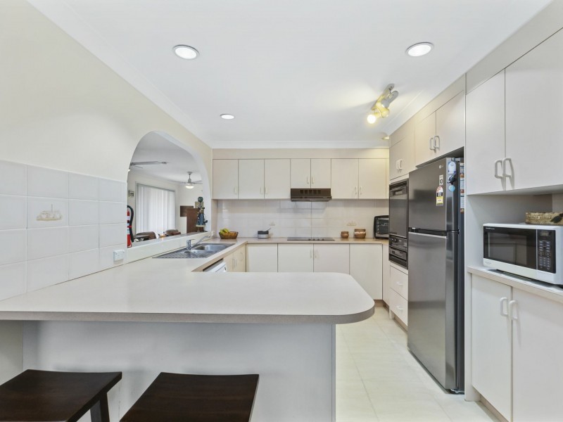 40 Morley Avenue, Bateau Bay NSW 2261