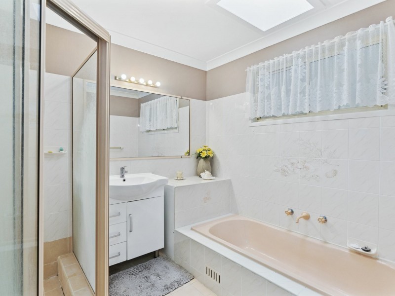 40 Morley Avenue, Bateau Bay NSW 2261