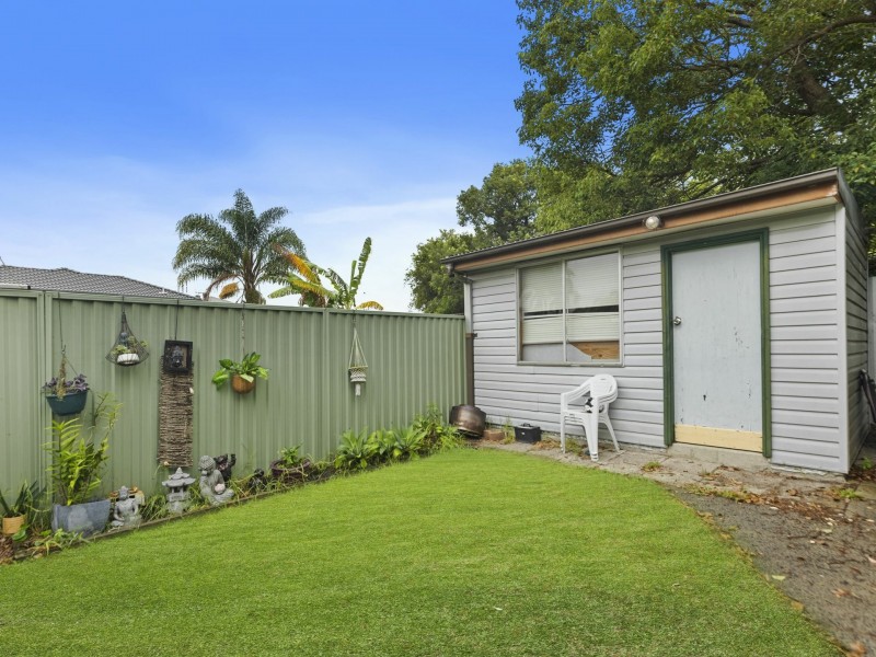 4 Campbell Avenue, The Entrance NSW 2261