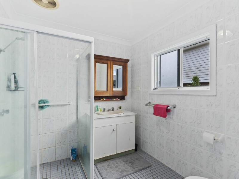 4 Campbell Avenue, The Entrance NSW 2261