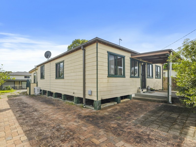 4 Campbell Avenue, The Entrance NSW 2261