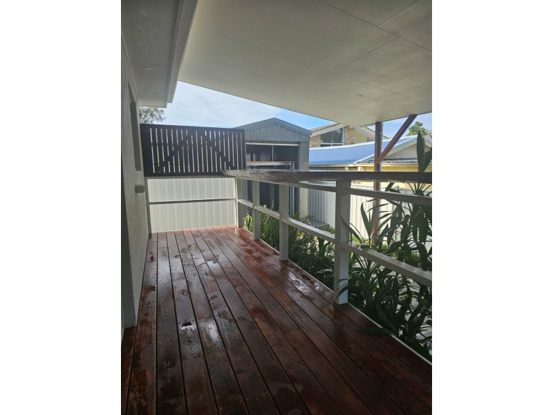 20a Black Swan Street, Berkeley Vale NSW 2261