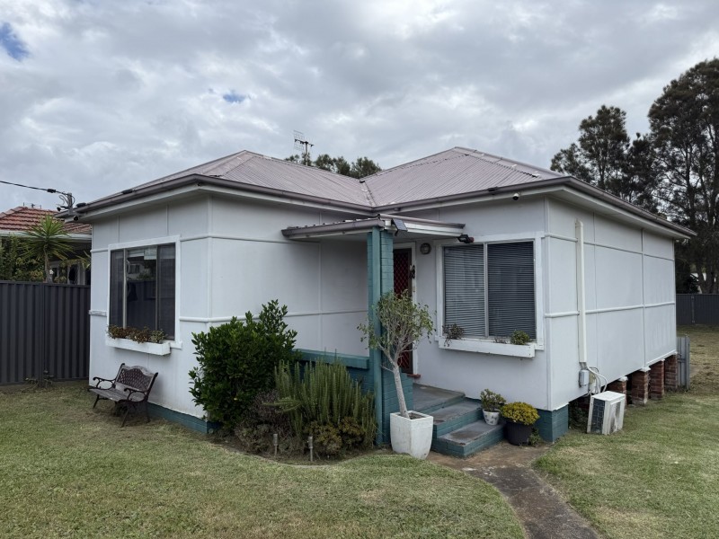 11 McGirr Avenue, The Entrance NSW 2261