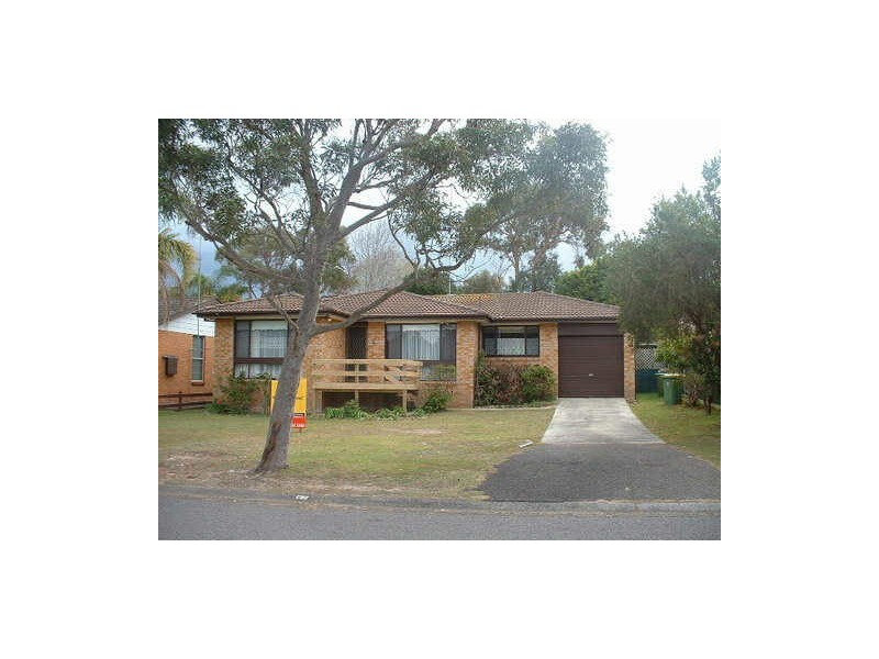 22 Sierra Avenue, Bateau Bay NSW 2261