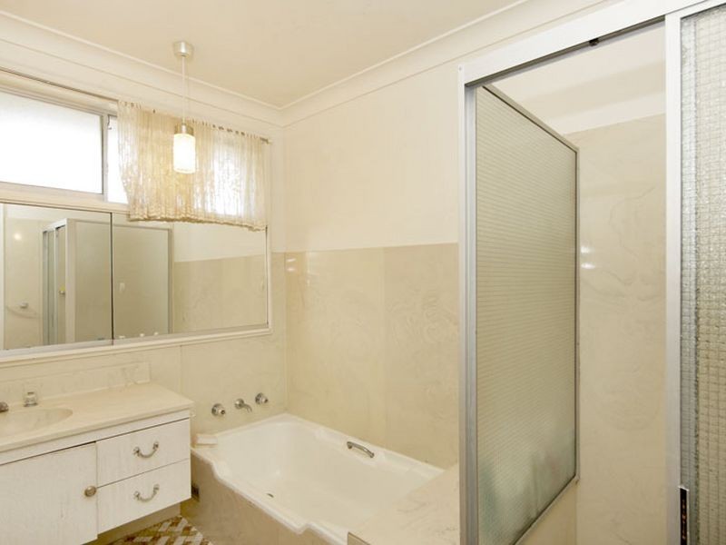 144 Bay Road, Toowoon Bay NSW 2261