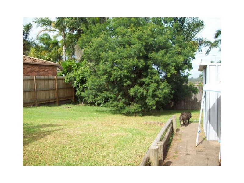 2 Pamela Close, Bateau Bay NSW 2261