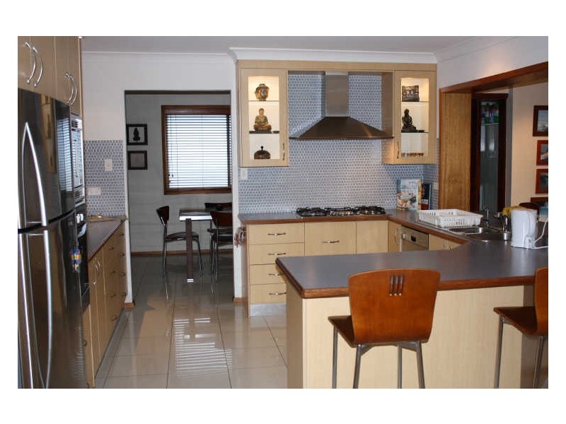 22 Curzon Avenue, Bateau Bay NSW 2261