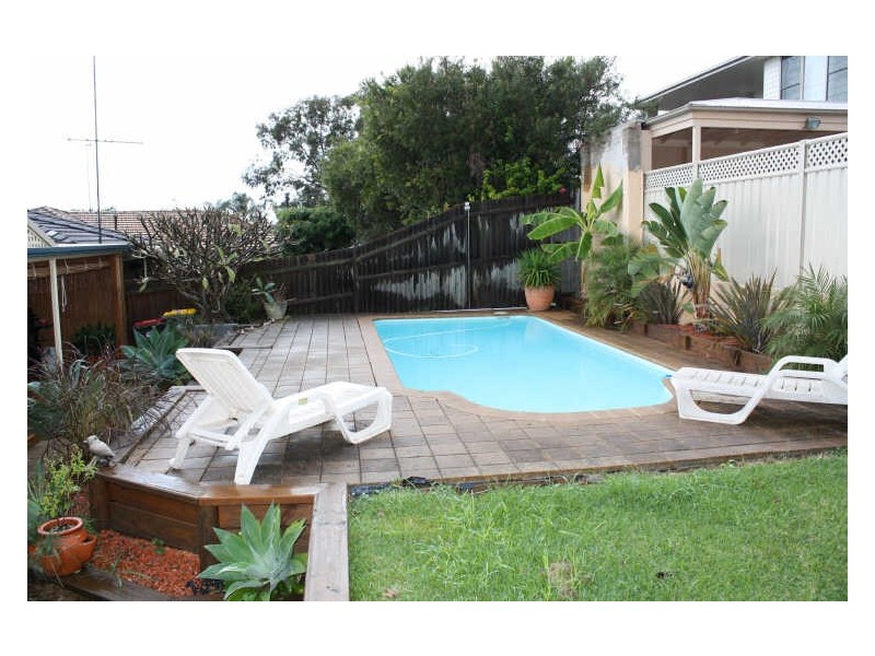 22 Curzon Avenue, Bateau Bay NSW 2261