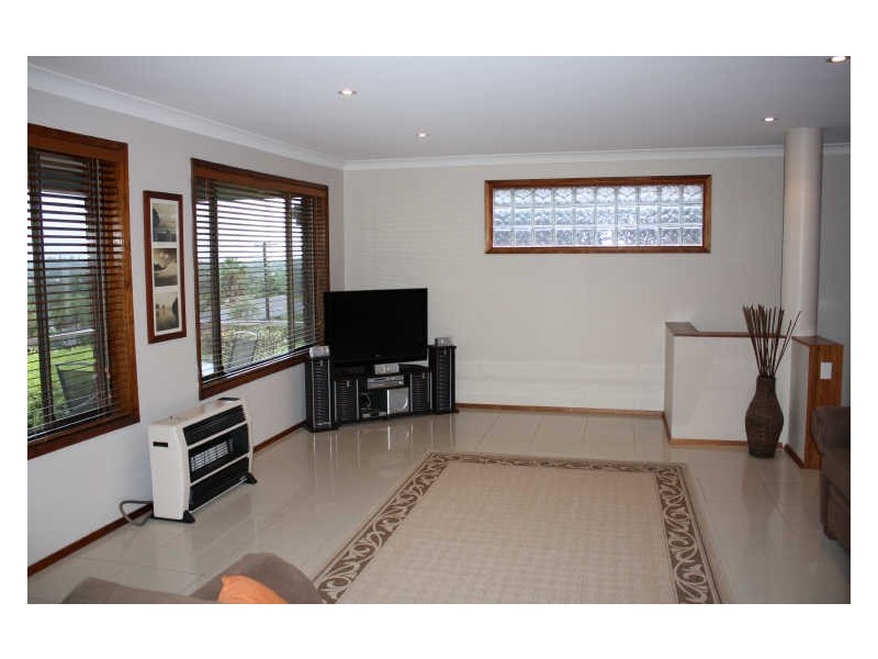 22 Curzon Avenue, Bateau Bay NSW 2261