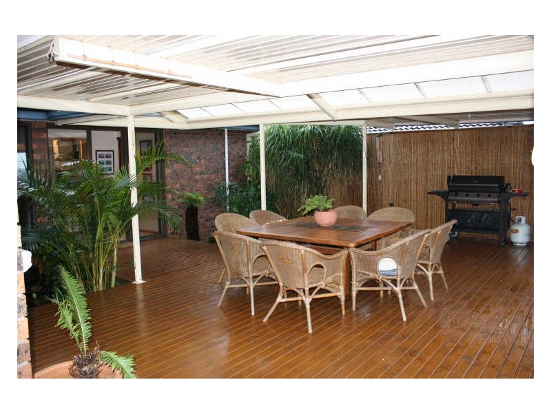22 Curzon Avenue, Bateau Bay NSW 2261