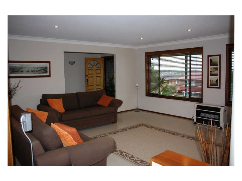 22 Curzon Avenue, Bateau Bay NSW 2261