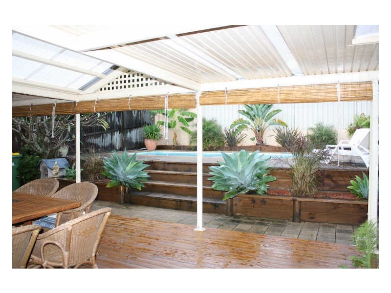 22 Curzon Avenue, Bateau Bay NSW 2261