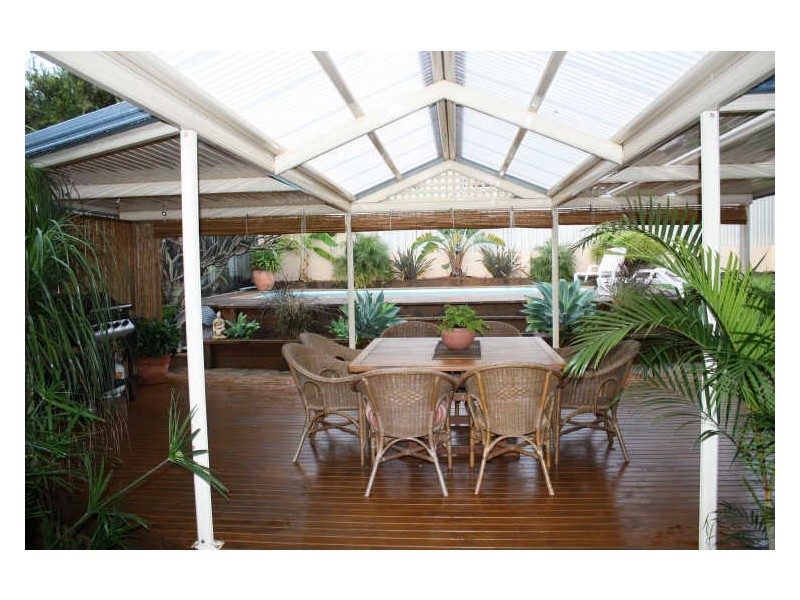 22 Curzon Avenue, Bateau Bay NSW 2261