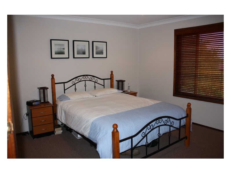 22 Curzon Avenue, Bateau Bay NSW 2261
