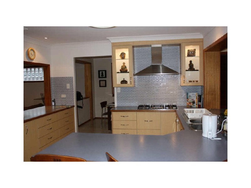 22 Curzon Avenue, Bateau Bay NSW 2261