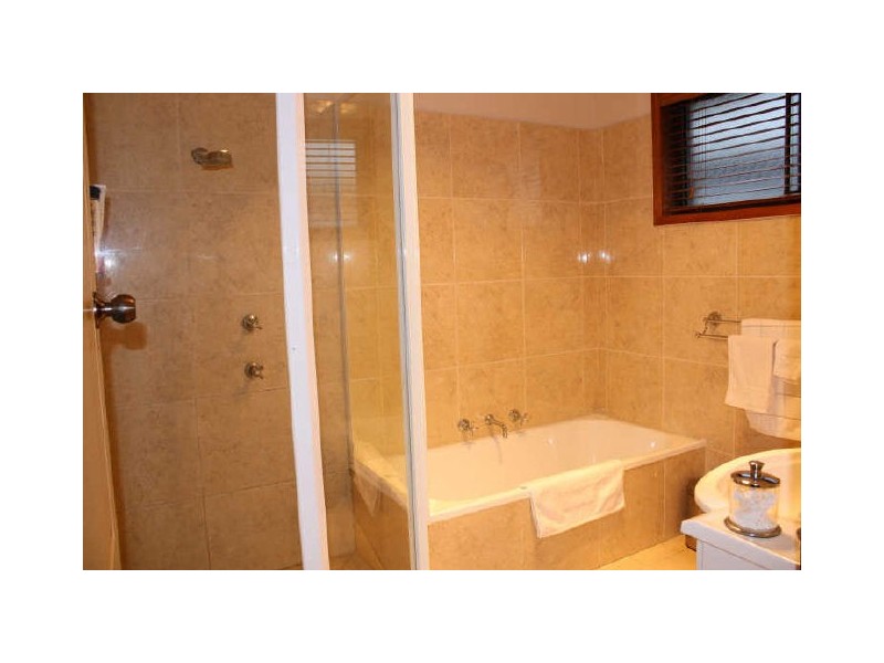 22 Curzon Avenue, Bateau Bay NSW 2261