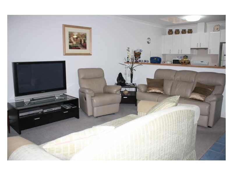 2/9-11 Boondilla Road, The Entrance NSW 2261