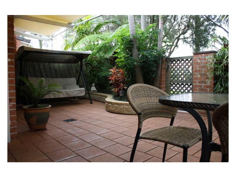 2/9-11 Boondilla Road, The Entrance NSW 2261