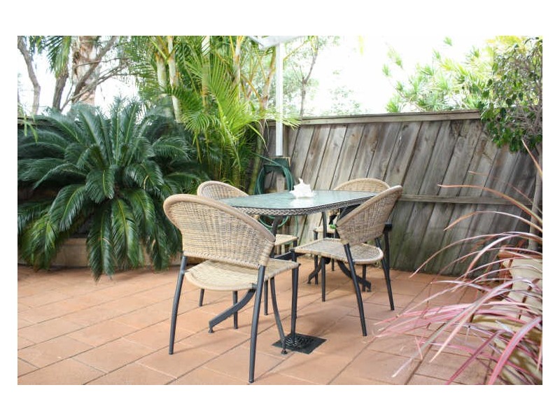 2/9-11 Boondilla Road, The Entrance NSW 2261