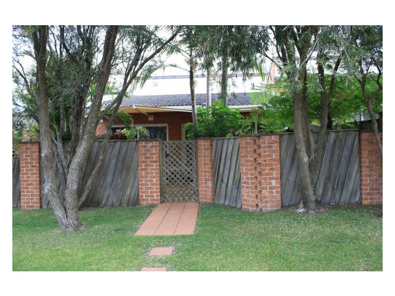 2/9-11 Boondilla Road, The Entrance NSW 2261