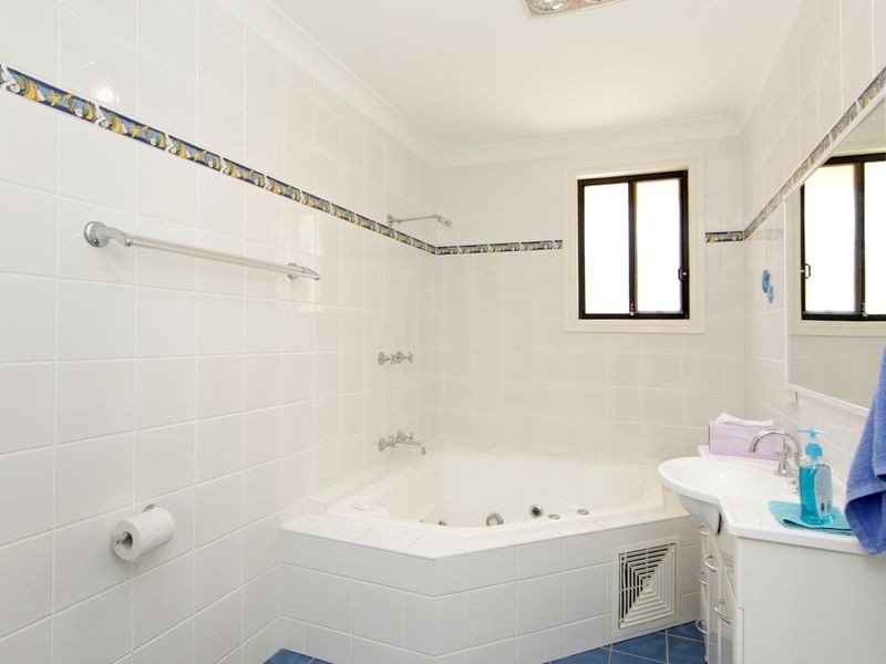 Blue Bay NSW 2261