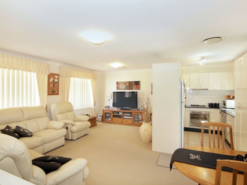 6/160 Ocean Parade, Blue Bay NSW 2261