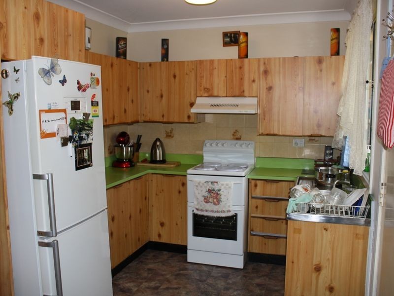 6 Lucas Crescent, Berkeley Vale NSW 2261