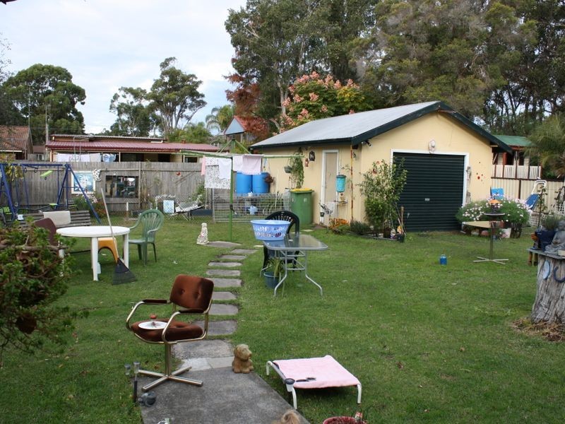 6 Lucas Crescent, Berkeley Vale NSW 2261