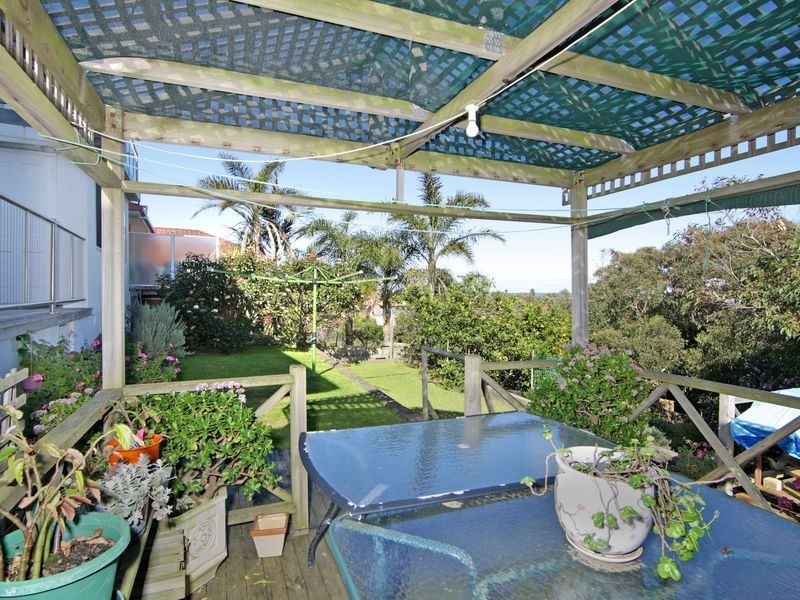 7 Boos Road, Forresters Beach NSW 2260