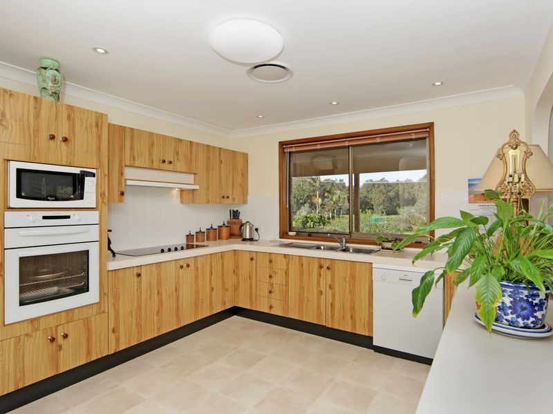 8 Grandview Street, Shelly Beach NSW 2261